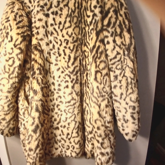 Steve Madden Medium Lepoard faux fur Warm Jacket Coat Medium - Picture 2 of 6